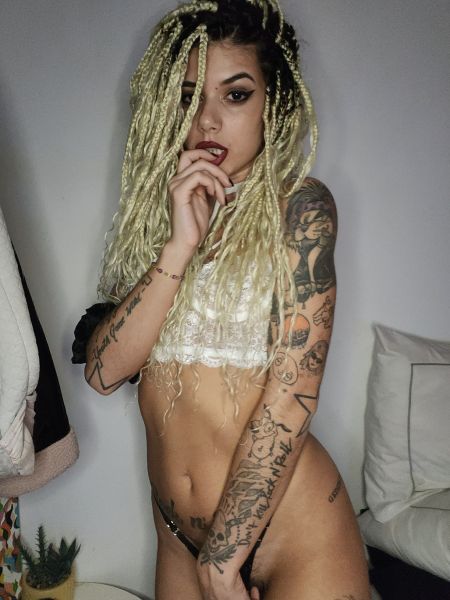 Fantasía virtual 🧁
Contenido explícito 😏
Videollamadas 🥵🥵

👇👇
NO hago encuentros 🙃

[Acepto PayPal con un 20% de recargo]