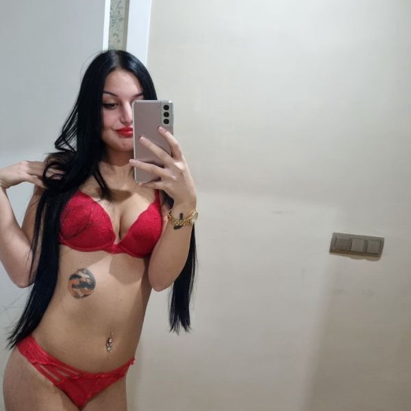 ?? Hi im 20 Years Old Girl my from Hungary Budapest but I live now in Barcelona I speak Englis end Spain only to Google transfer????