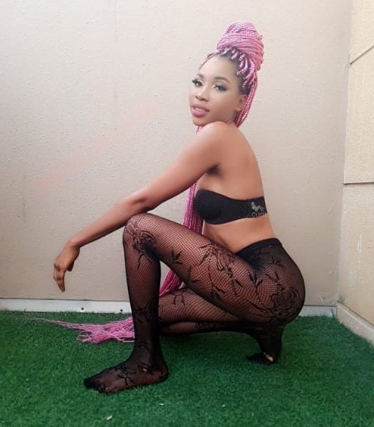 Hey guys I'm Luna frm gabon, am 18year slim lightskin girl who is here to please ur every needs. Dont waste ur time sweetheart chat me up via WhatsApp for de treat if ur life. I live alone in a beautiful apartment. With out fear you are welcome to my world..